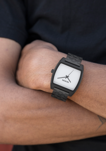Time Tracker - Matte Black / Gold View 5